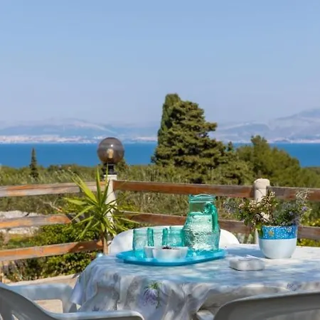 Vacation House Arriva 2+3 Vikendica Mirca (Brac)