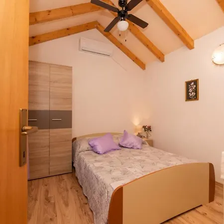 Vacation House Arriva 2+3 *