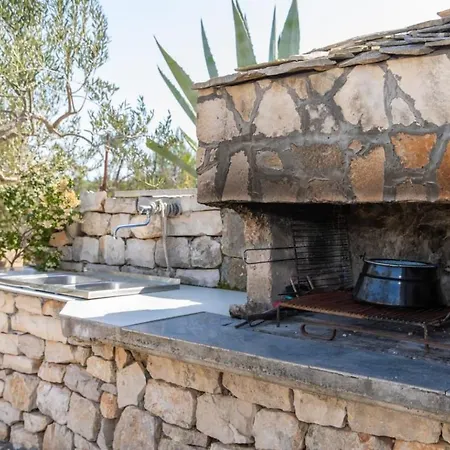 Vacation House Arriva 2+3 * Mirca (Brac)