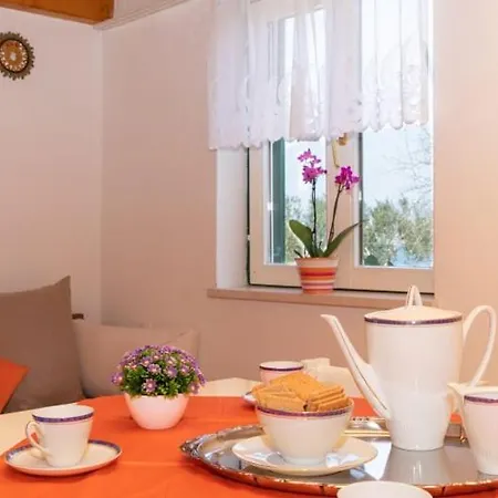 Vacation House Arriva 2+3 Mirca (Brac)
